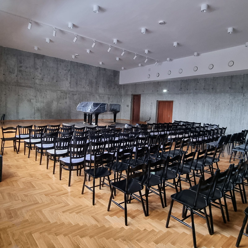 Włodzisław - Szkoła muzyczna - przystosowanie sali koncertowej - wykonawca: Sellbud
